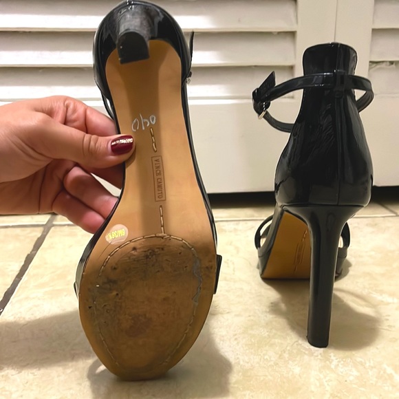 Black, Vince Camuto heels - SIZE 6 & a half - Picture 3 of 4